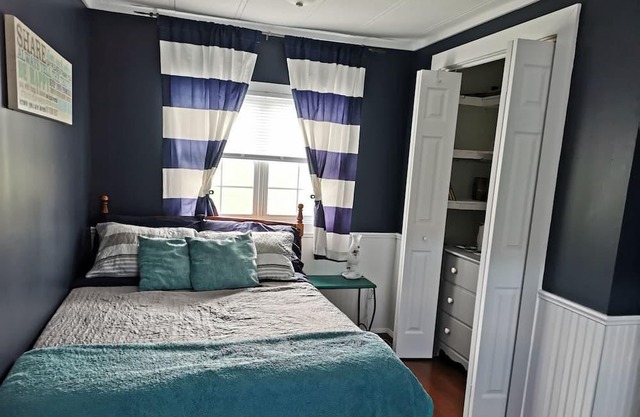 2 Livingroom & 2 Bedroom PEI Family Cottage awaits you!