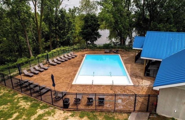 2 Luxury suites with parking at The Grand Castle