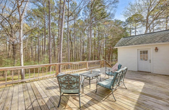 2 Mi to Downtown Work and Play at El Dorado Getaway