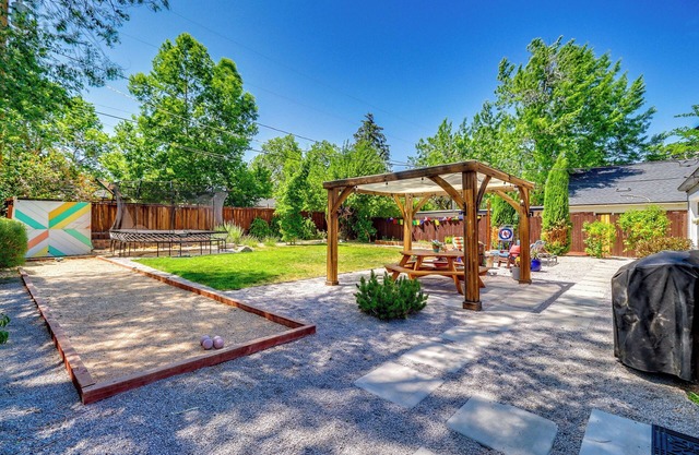 2 Mi to Dtwn: Family Gem w/ Outdoor Oasis in Reno