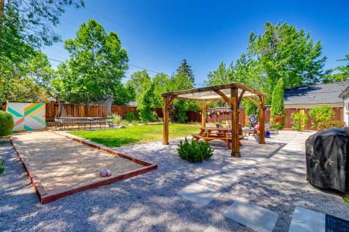 2 Mi to Dtwn Family Gem with Outdoor Oasis in Reno