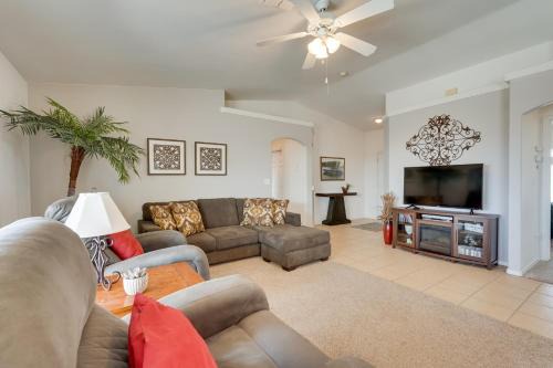 2 Mi to Lake and Dtwn Lake Havasu City Home!