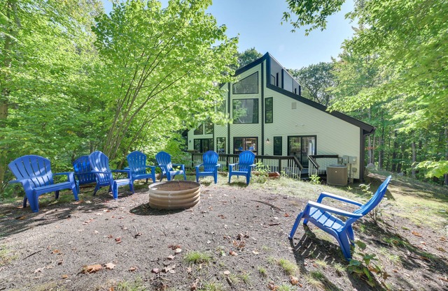 2 Mi to Lake: Modern Harbor Springs Home w/ Grill!