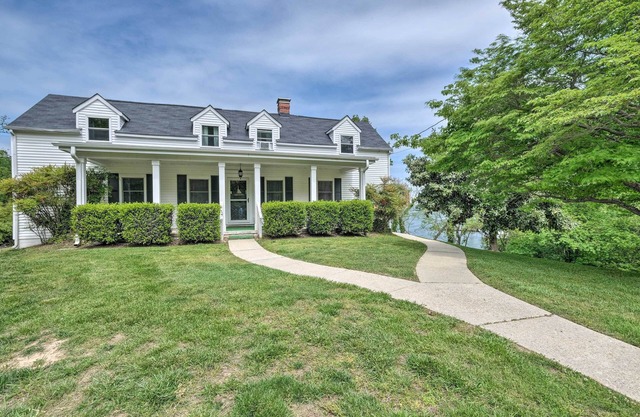 2 Mi to Lighthouse: Waterfront Home w/ Dock!