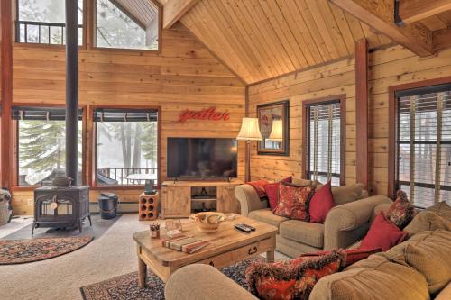 2 Mi to Northstar Resort Idyllic Cabin with Shuttle