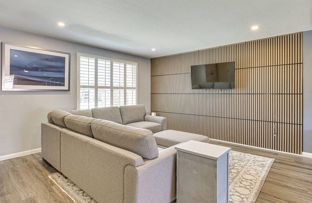 2 Mi to Old Town: Townhome w/ Pool Access!