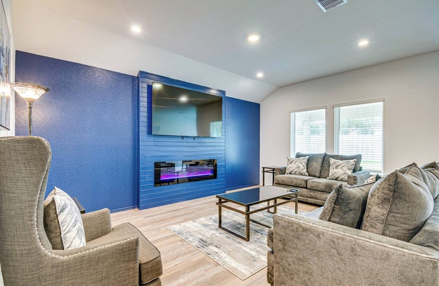2 Mi to Palms Marina: Family Home w/ Fenced Yard!