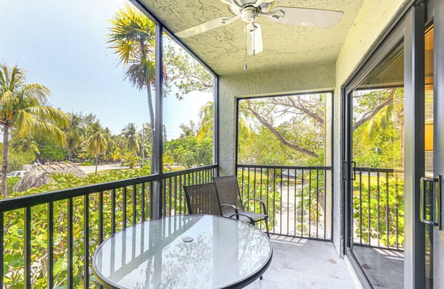 2 Mi to Sombrero Beach: Condo w/ Pool & Hot Tub