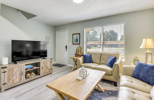 2 Mi to State Park: Dog-Friendly Niceville Home