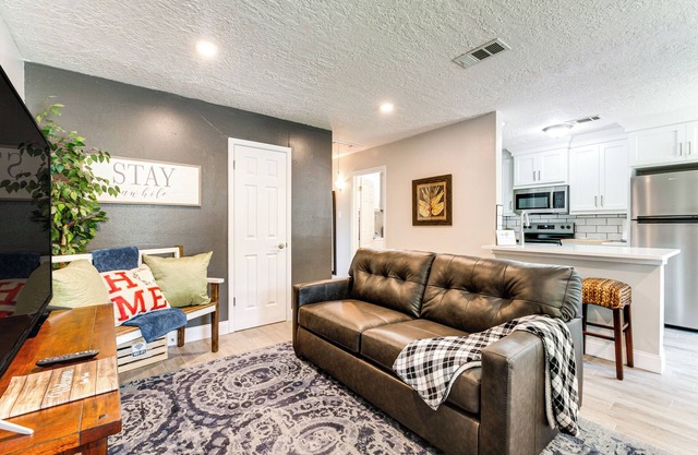 2 Mi to Texas A&M: Duplex w/ Private Backyard!