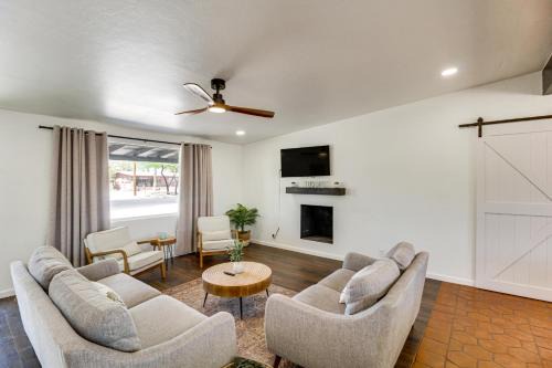 2 Mi to Trail Dust Town Home with Large Yard!