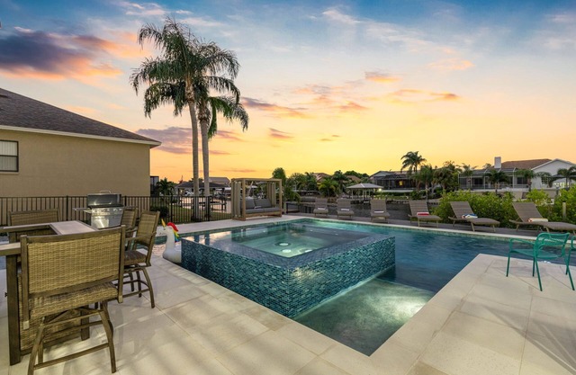 Stunning Apollo Beach Villa w/ Amazing Pool Escape