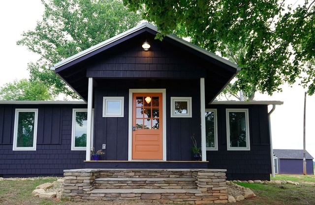 Gehen Sie zu TIEC! DIE ORANGE TÜR 3br 2 ba LUXE MODERNES BAUERNHAUS COTTAGE