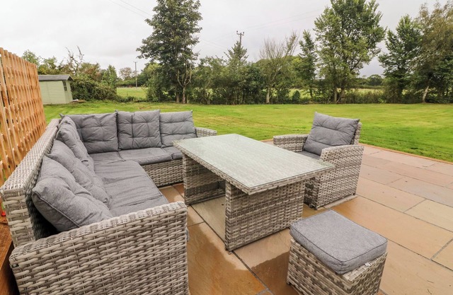 2 MORTON COTTAGES, pet friendly, with open fire in Garstang