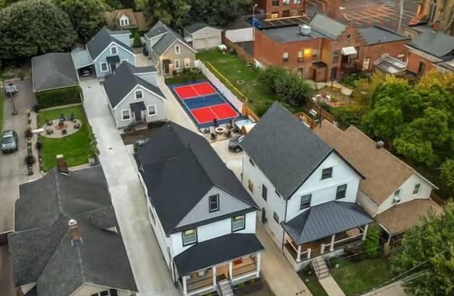 Miracle on 54th | 3 Houses