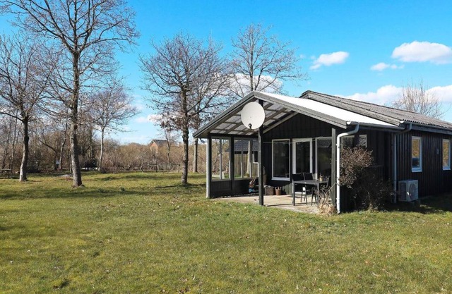 2 person holiday home in Thyholm-By Traum