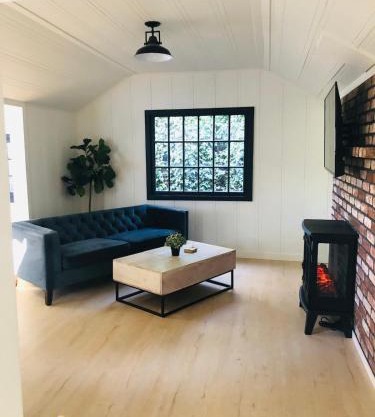 2 Queen Beds, Dog Friendly, Fenced in Yard