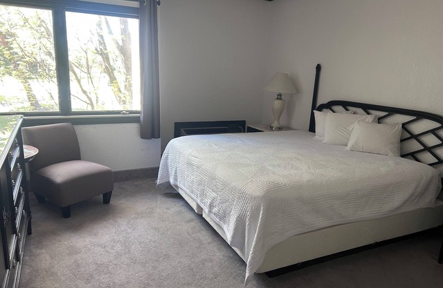 2 Relaxing Family-Friendly Bay Valley Rooms – Golf, Pool & Scenic Trails