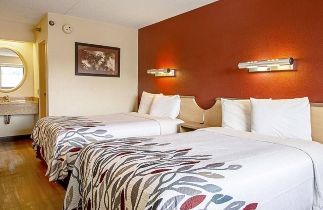 2 Relaxing Rooms Ideal for Exploring Pro Football Hall of Fame & More