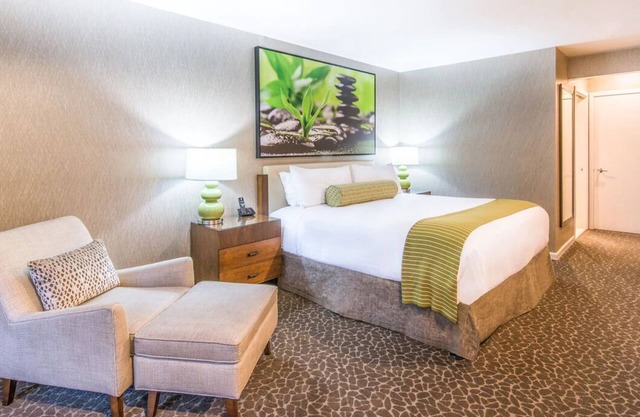 2 Relaxing Unit with Heated Pool, Free Parking & Breakfast in Palo Alto