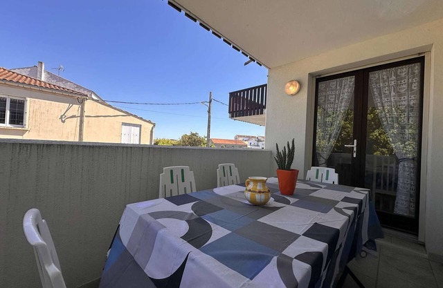 2-Zimmer-Wohnung mit Balkon 700m vom Strand
