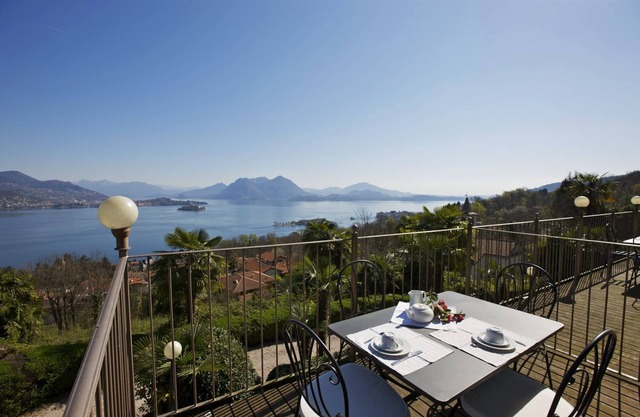 2-Zimmer-Wohnung mit Balkon und Terrasse in einer Jugendstilvilla mit Gemeinschaftspool