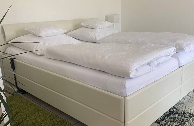 2 Zimmer Ferienwohnung mit Terrasse fußläufig zu S-Bahn nach München und See