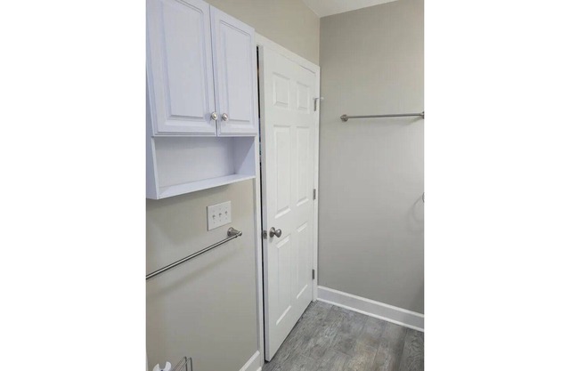 2-Room Suite With Private Entrance and Bath