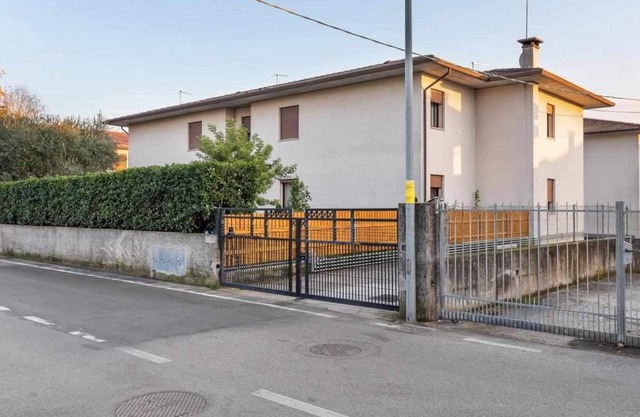 2 Schritte vom Bahnhof Cassola nach Venedig und Bassano