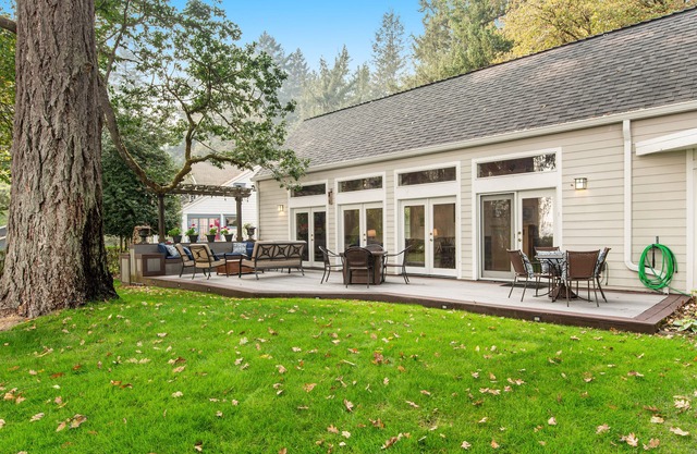 2-story lakefront home with incredible Mt Rainer views, large yard, grill, patio