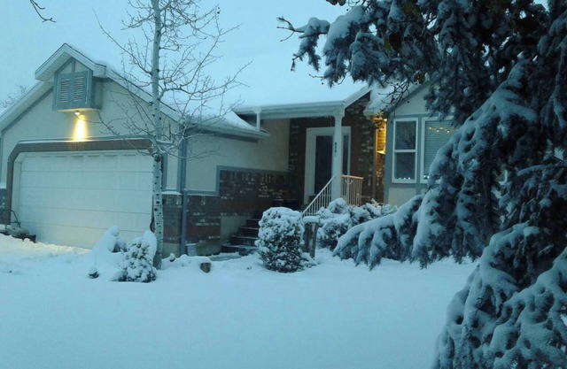 2 story, private, quiet upscale neighborhood MINUTES FROM 4 MAJOR SKI RESORTS
