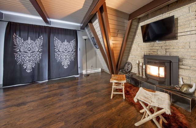2-Story Viking Villa Near Beach