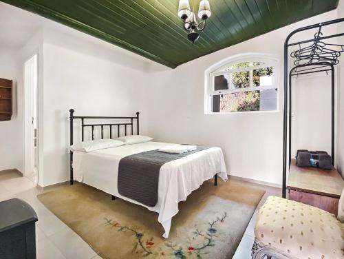 2 suítes Lareira Jacuzzi Churrasqueira