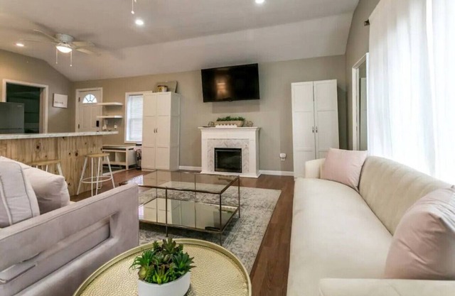 Luxurious 5 BR Home in the Heart of Sylvan Beach!