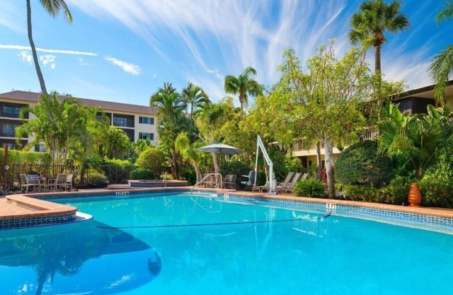 2 Units | Naples Stay | Near 9th St N & Local Spots