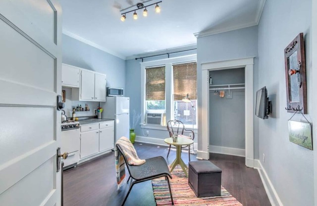 Unwind and Relax in a Historic Midtown property