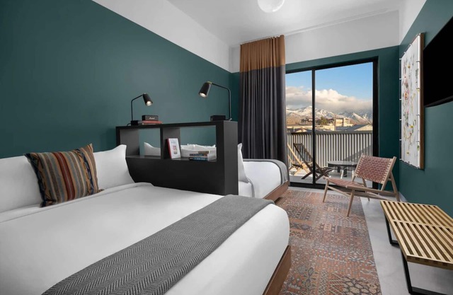 2 Wasatch Room at evo Hotel, Free Parking & Dog-friendly!