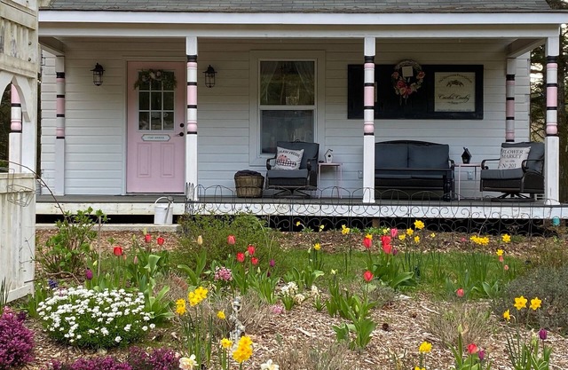 20 acre farm Homestead Flowering Cottage