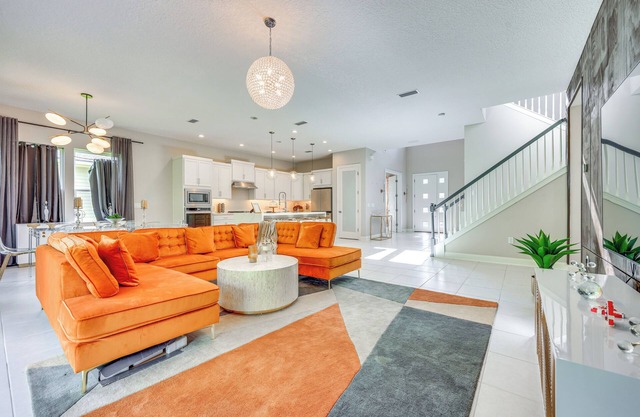 < 20 Mi to JAX Beach + Game Days: Upscale Retreat