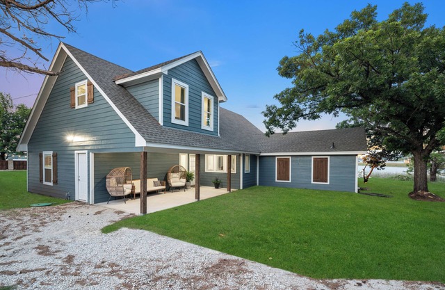 20 minutes from Rocker B! Luxury Waterfront PK Home on the Peninsula!