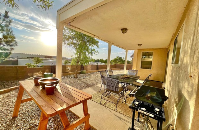 **20% NEW LISTING DISCOUNT** Sunset View Villa - Sleeps 11