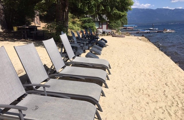 200 Fuß privater Strand am Lake Pend Oreille, mit unglaublicher Aussicht!