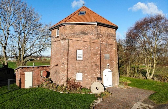 200 Jahre alte Windmühle als Ferienhaus nähe Greetsiel. Haustierfreundlich!