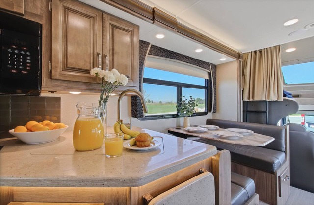 2020 Jayco Greyhawk 31FP Prestige Package (BUNKS)