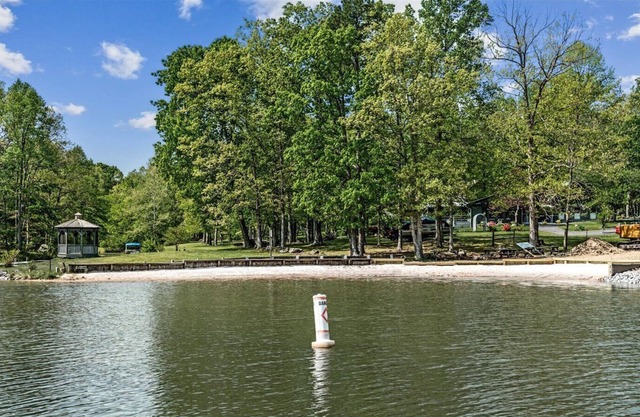 2023 Renovated Lake Anna Cottage