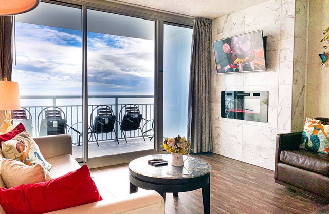 Neu renovierte atemberaubende makellose Luxus 1Br / 1Ba / Oceanfront / Pools / ruhig / WF