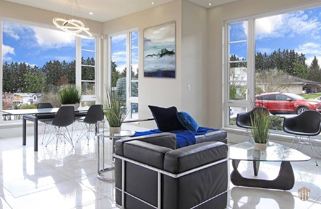 2025 Family Friendly 3 Bed Rooms house The Chateau - ST No. 00177094