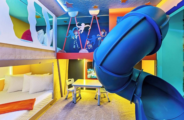 2025 NEW Luxury 06 Bedroom w/Pool & LED TV Outside