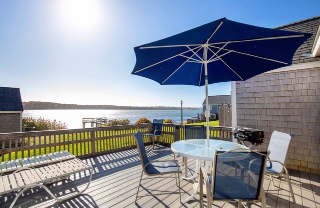 2025 Pilot House: Waterfront Cottage w/ Deck on Town Cove, Pet Friendly!