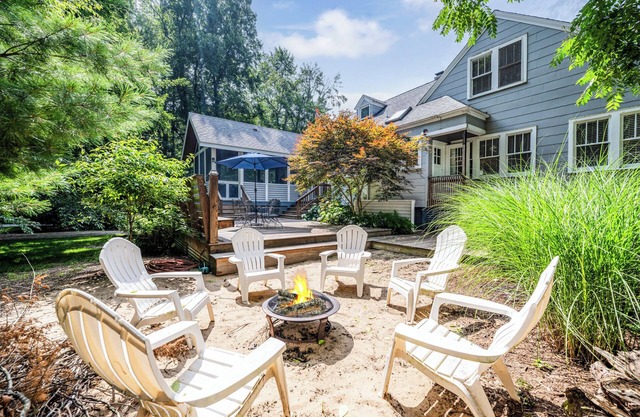 (Kalender 2020 GEÖFFNET!) Geräumiges Union Pier Beach Style Cottage in der Nähe des Michigansees!